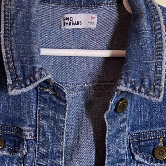 Macy’s EPIC THREADS Denim Jacket Light Distressing Kids Sz M - Picture 3 of 5